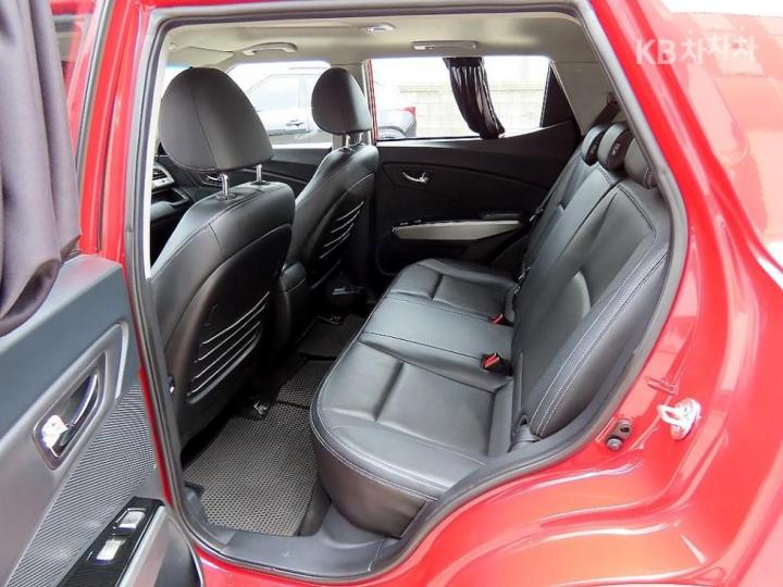 KG Mobility (Ssangyong) Tivoli Gasoline LX Premium Type 7