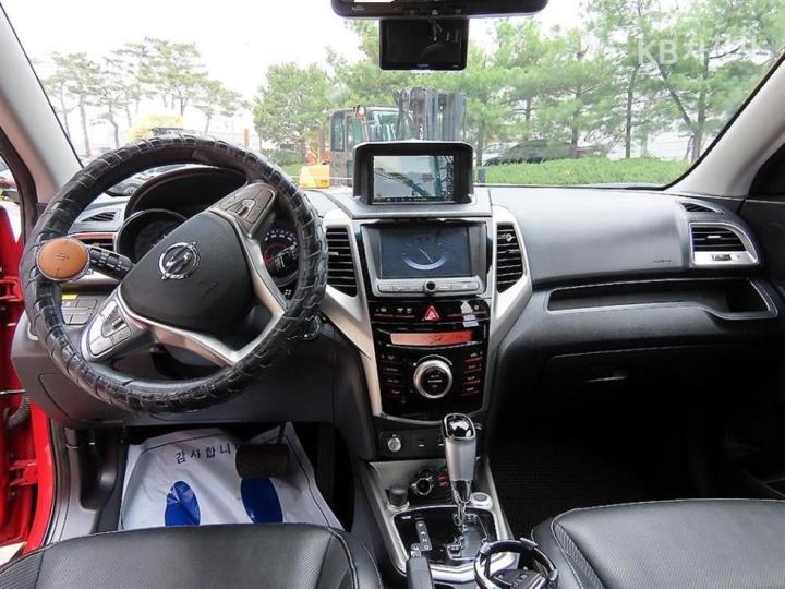 KG Mobility (Ssangyong) Tivoli Gasoline LX Premium Type 8