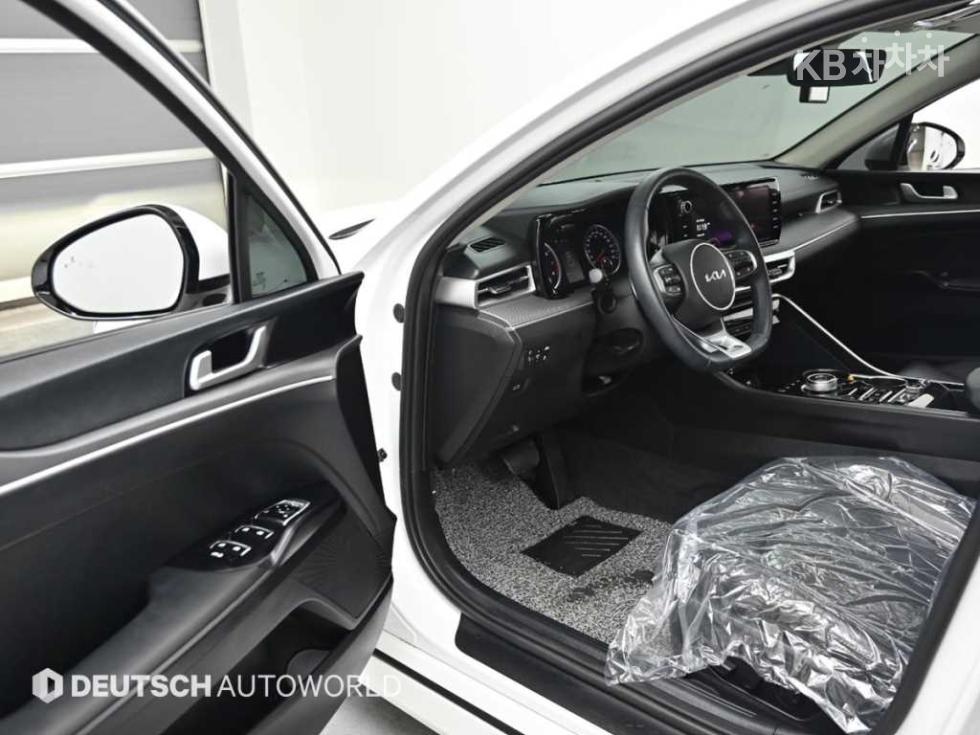 2023 - kia k5