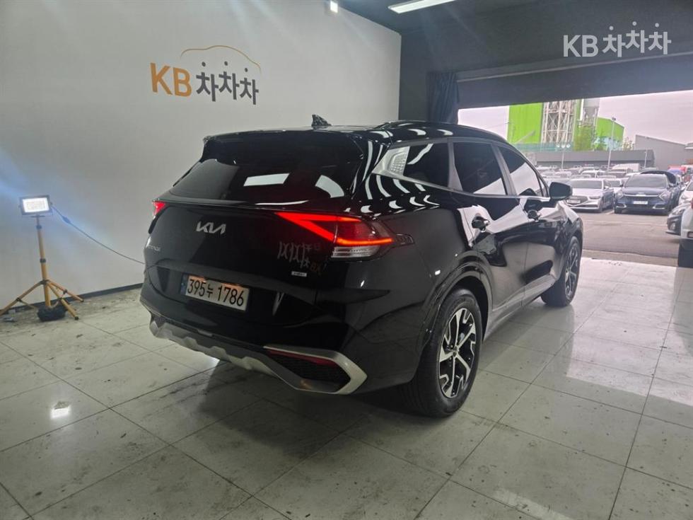2022 - kia sportage