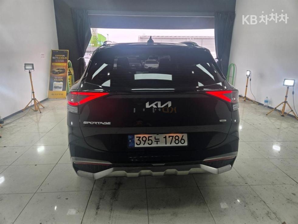 2022 - kia sportage