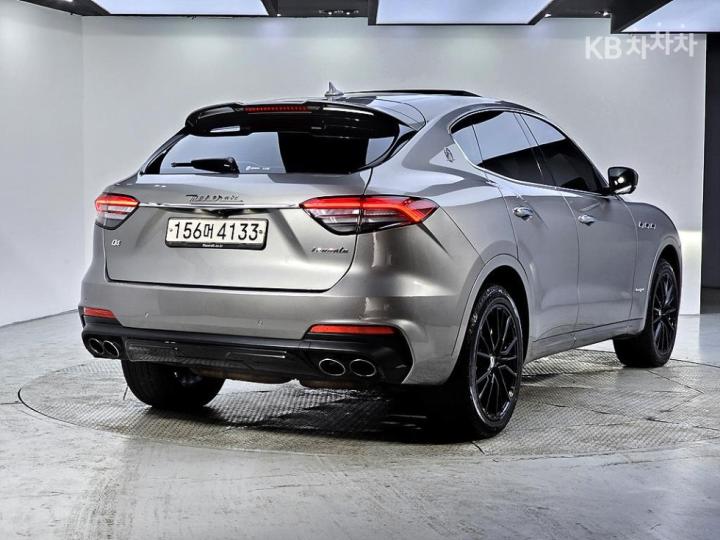 Maserati Levante 3.0 AWD GranLusso 5