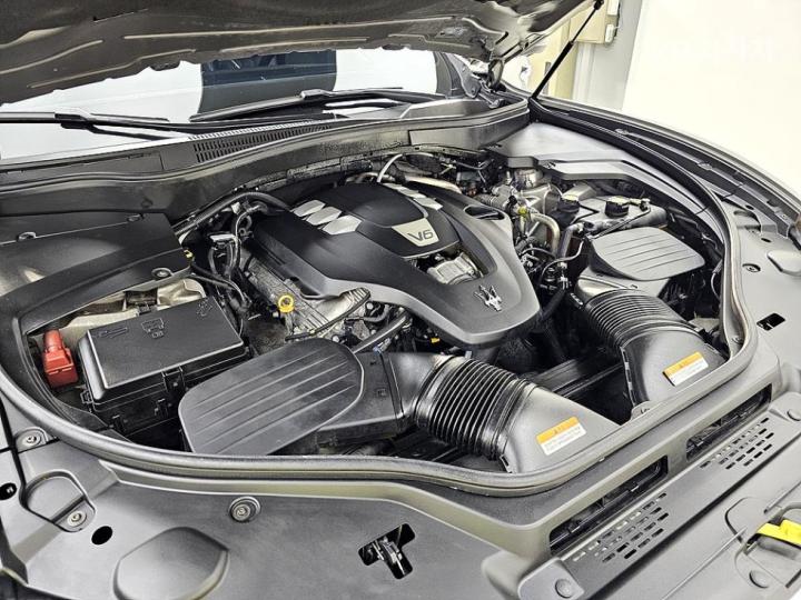 Maserati Levante 3.0 AWD GranLusso 7