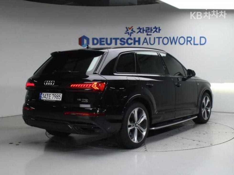 2023 - audi q7