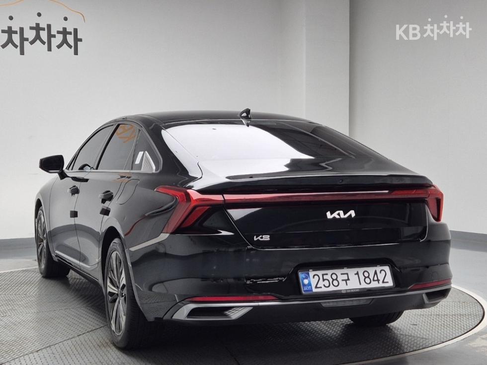 Kia K8 — miniaturë 2