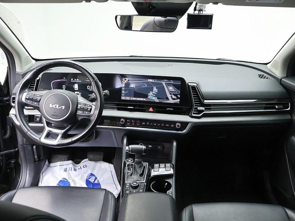 2022 - kia sportage
