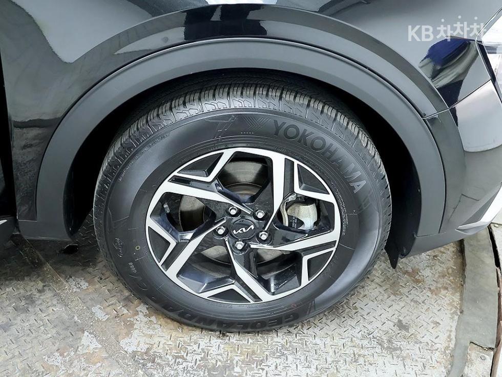 2022 - kia sportage
