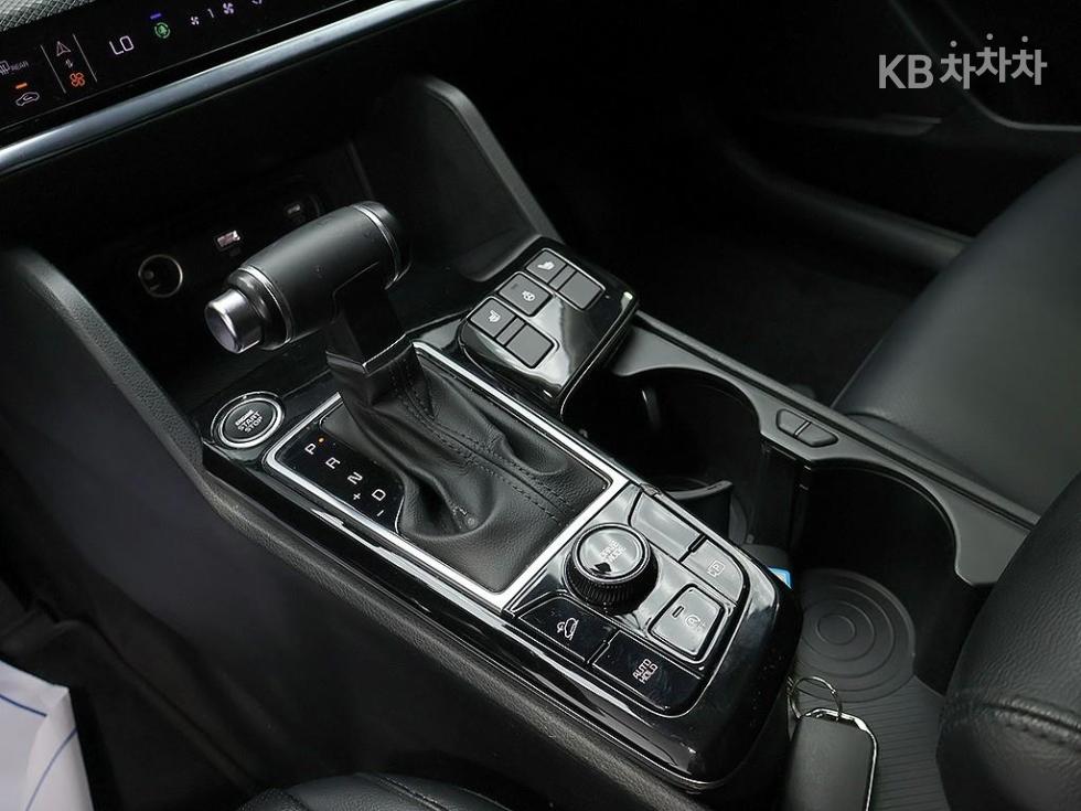 2022 - kia sportage