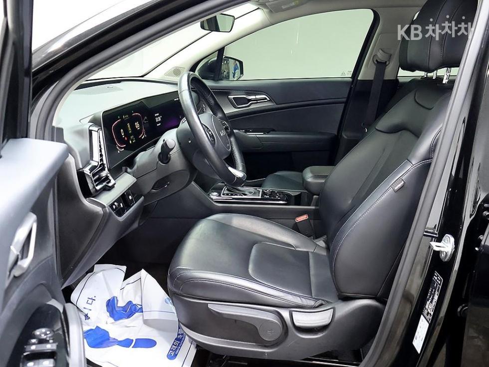 2022 - kia sportage
