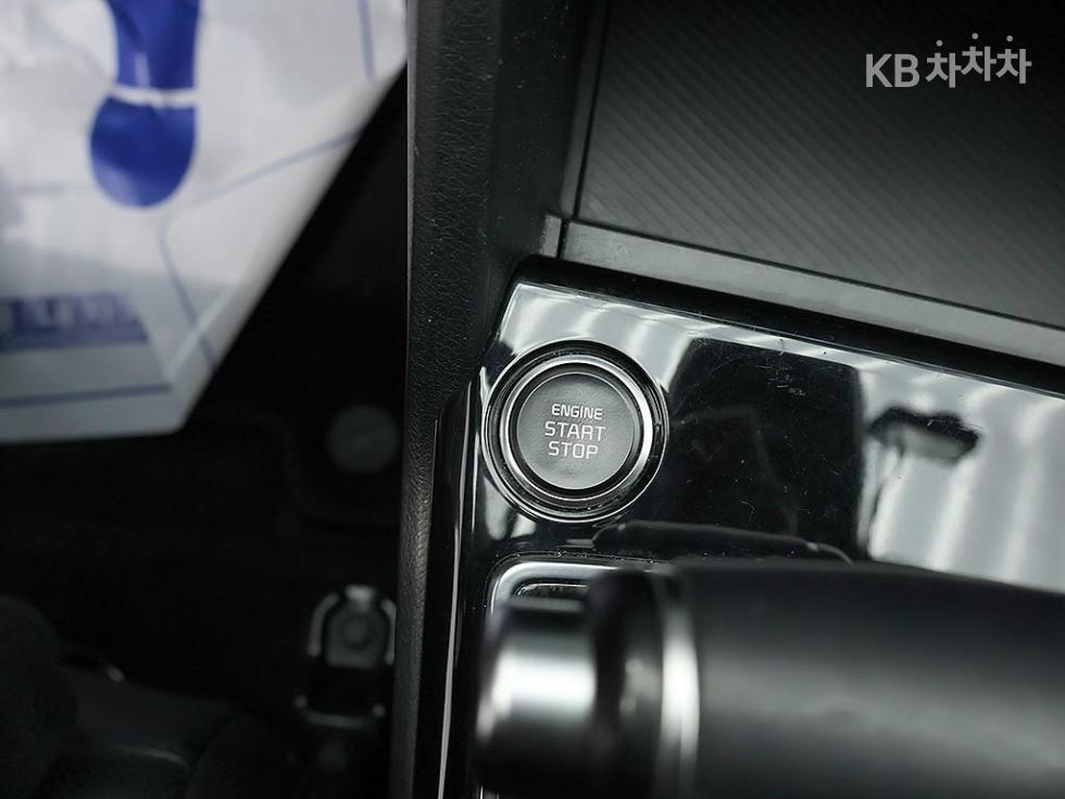 2022 - kia sportage