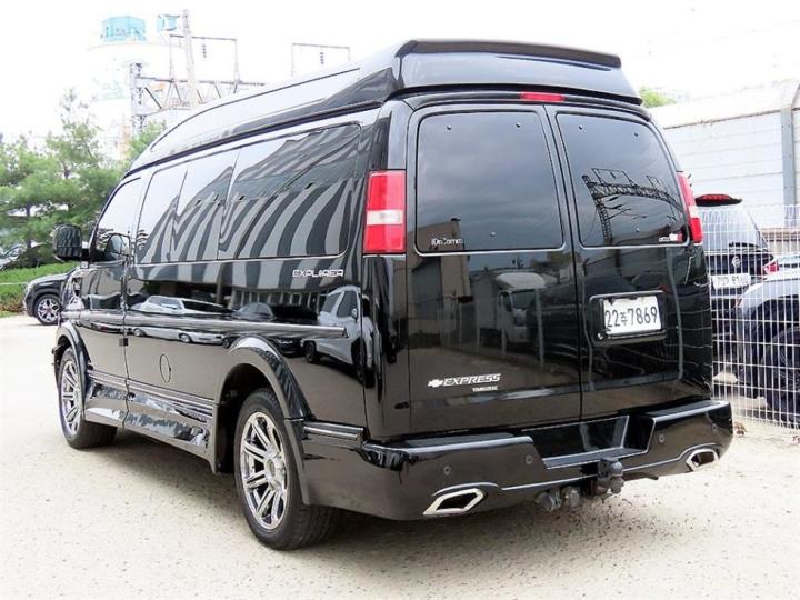 Chevrolet Express Van 2015 photo 3