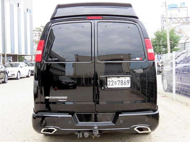 Chevrolet Express Van 2015 photo 4