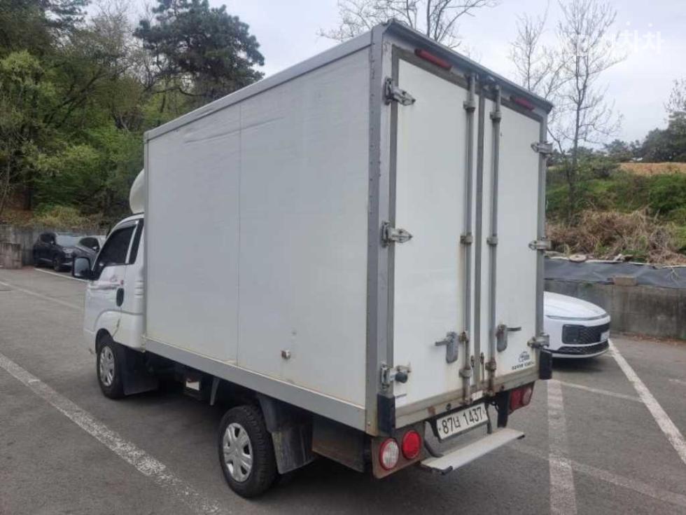2021 - kia bongo iii