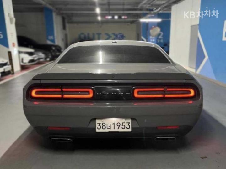 Dodge Challenger 5.7 R/ T 5