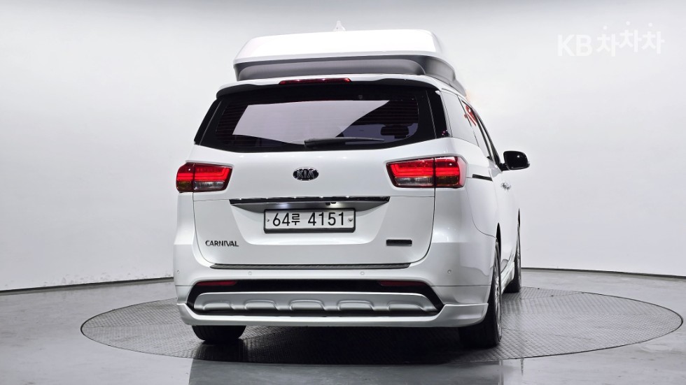 2018 - kia carnival