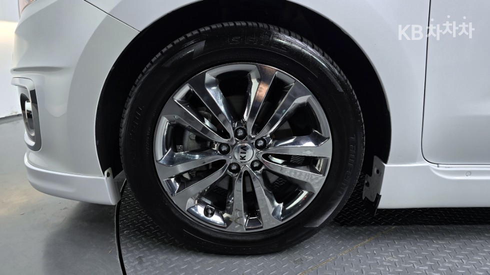 2018 - kia carnival
