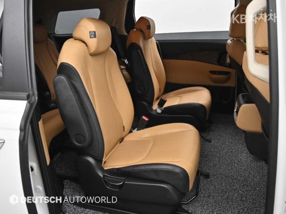2021 - kia carnival