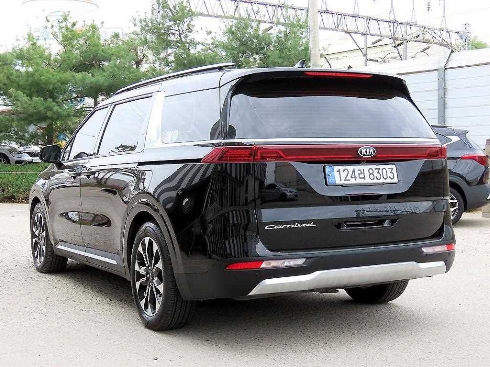 2021 - kia carnival
