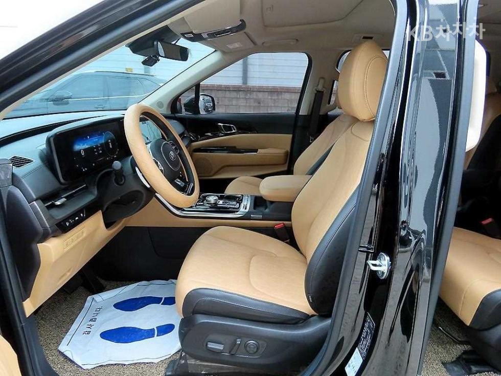 2021 - kia carnival