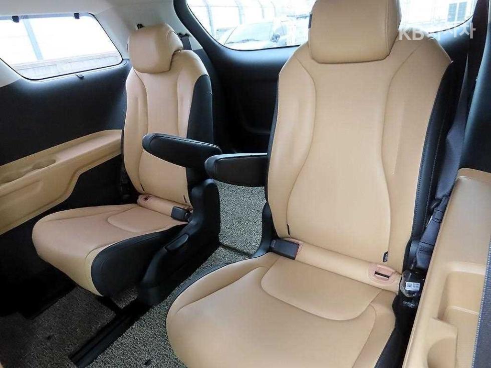2021 - kia carnival