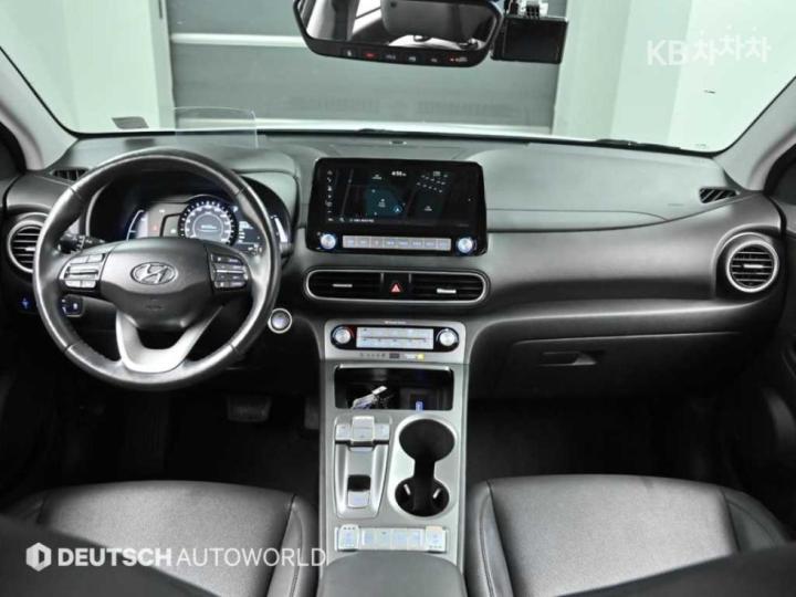 Hyundai Kona Electric Premium 8