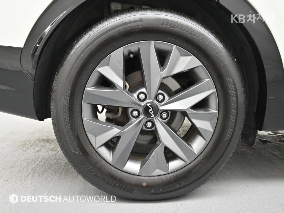 2022 - kia sportage