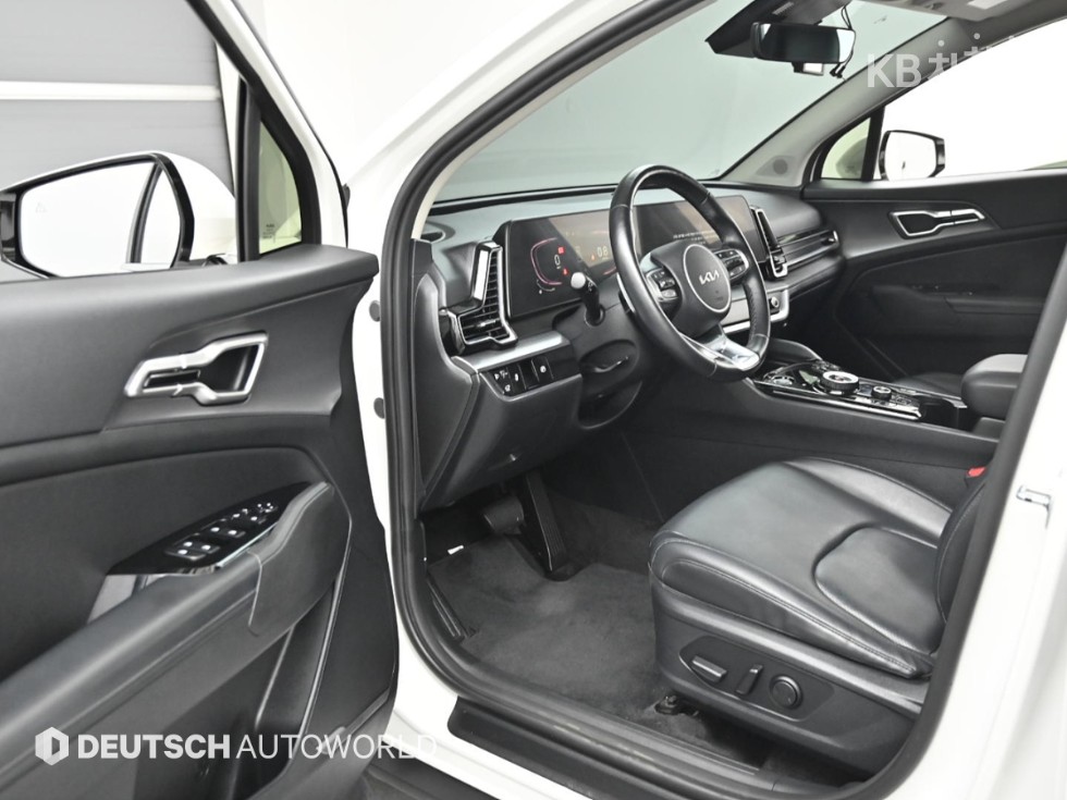 2022 - kia sportage