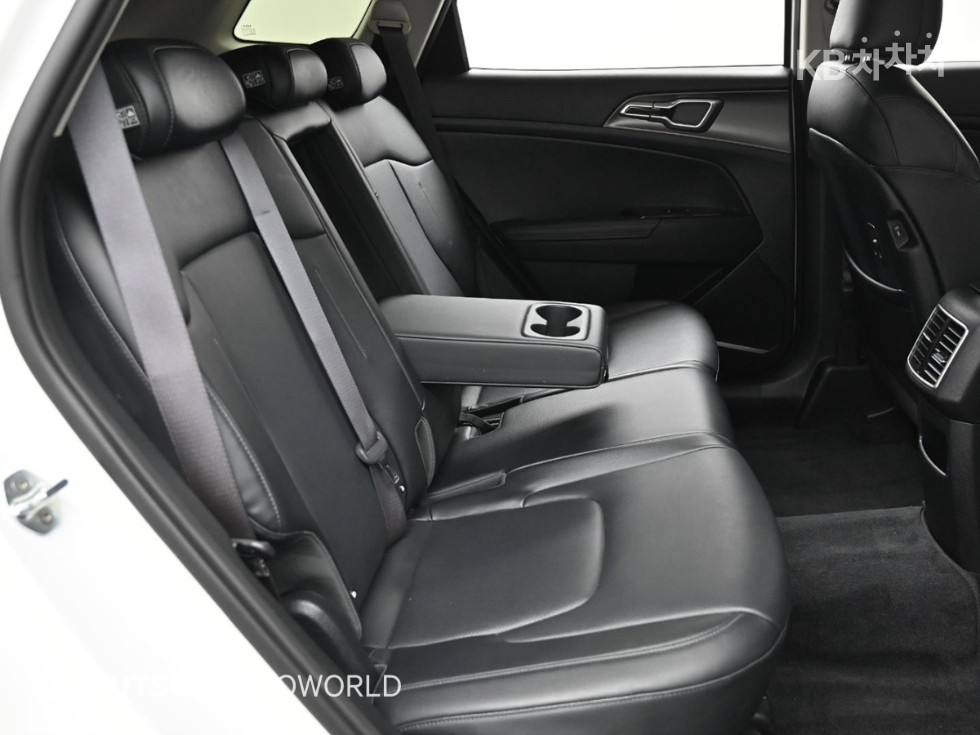 2022 - kia sportage