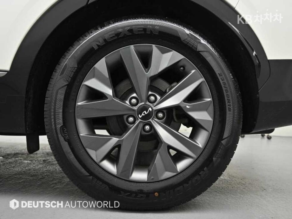 2022 - kia sportage