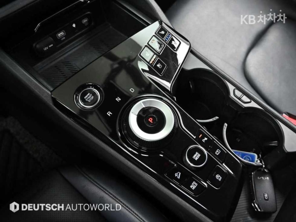 2022 - kia sportage