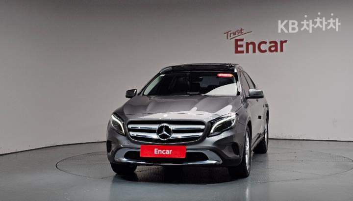 2015 Mercedes-Benz GLA X156