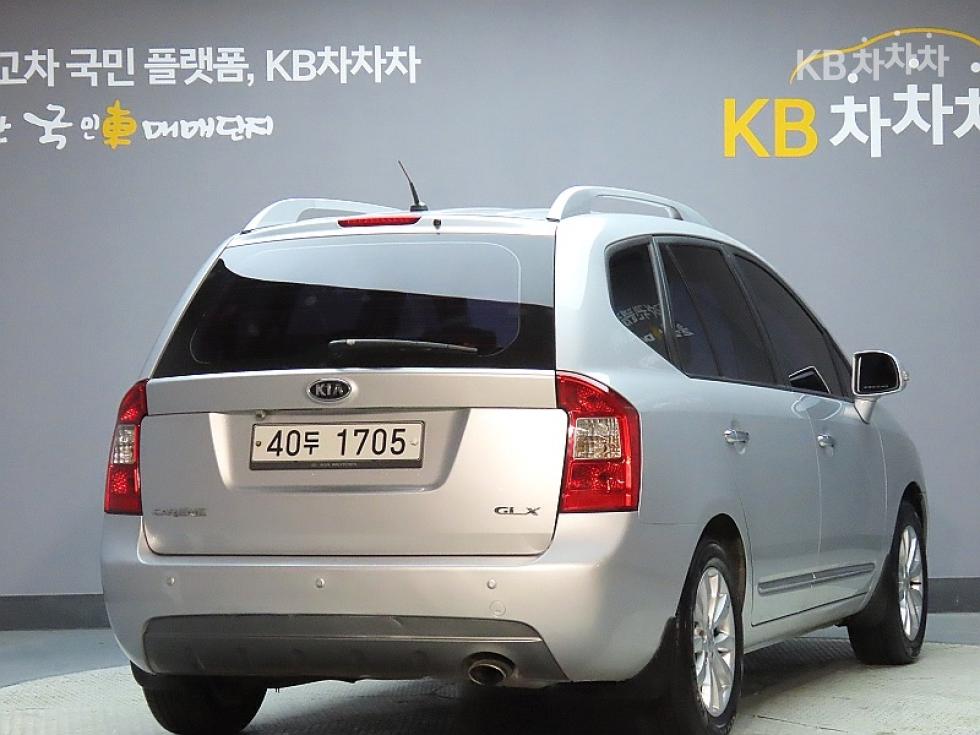 Kia Carens — miniaturë 2