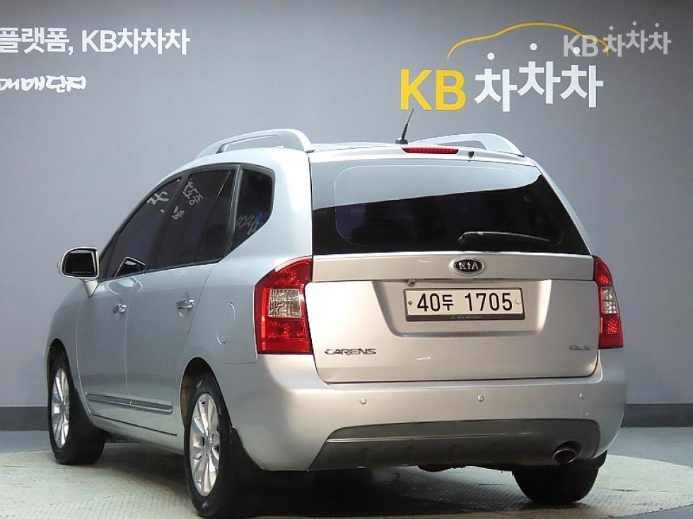 Kia Carens — miniaturë 4