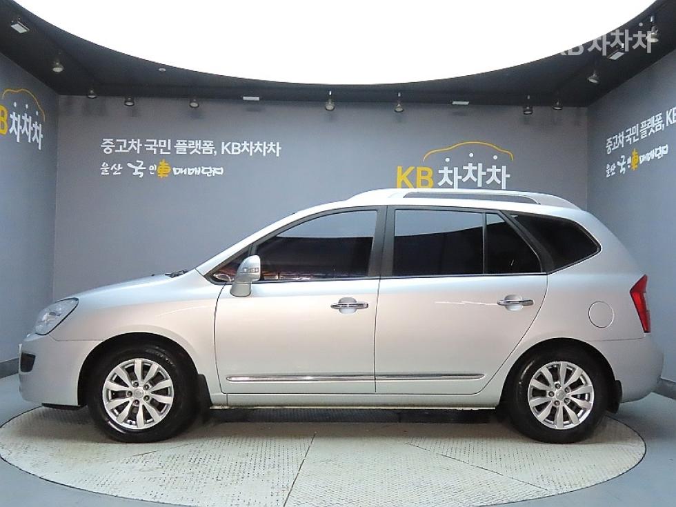 Kia Carens — miniaturë 5