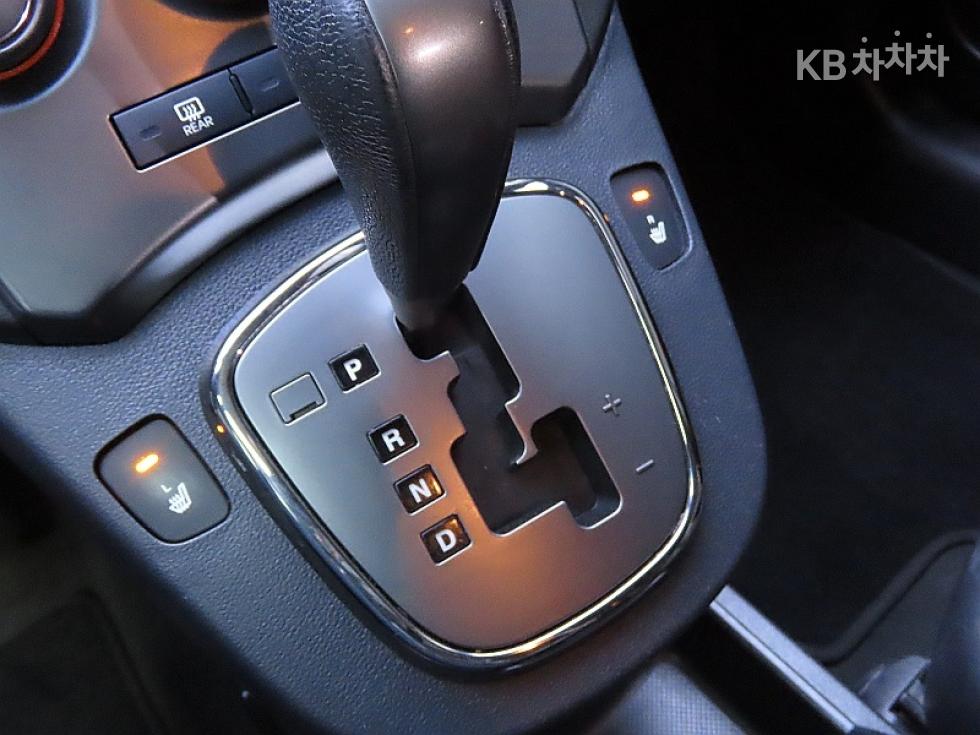 Kia Carens — miniaturë 9