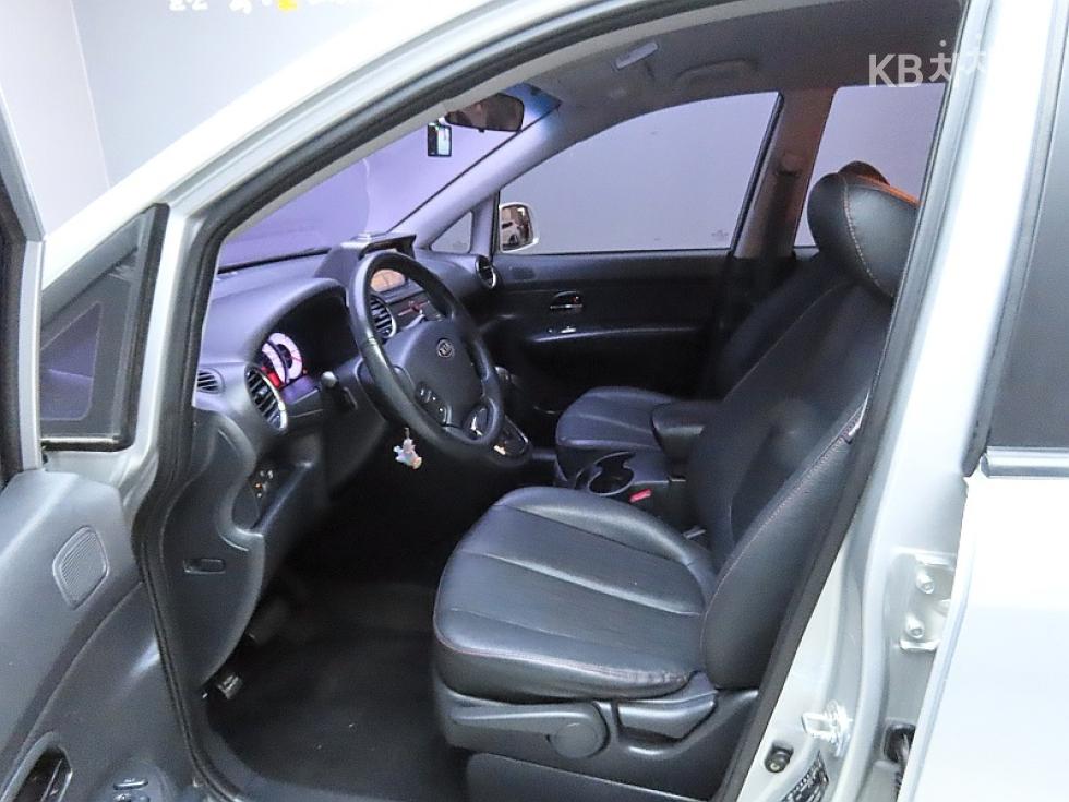 Kia Carens — miniaturë 10