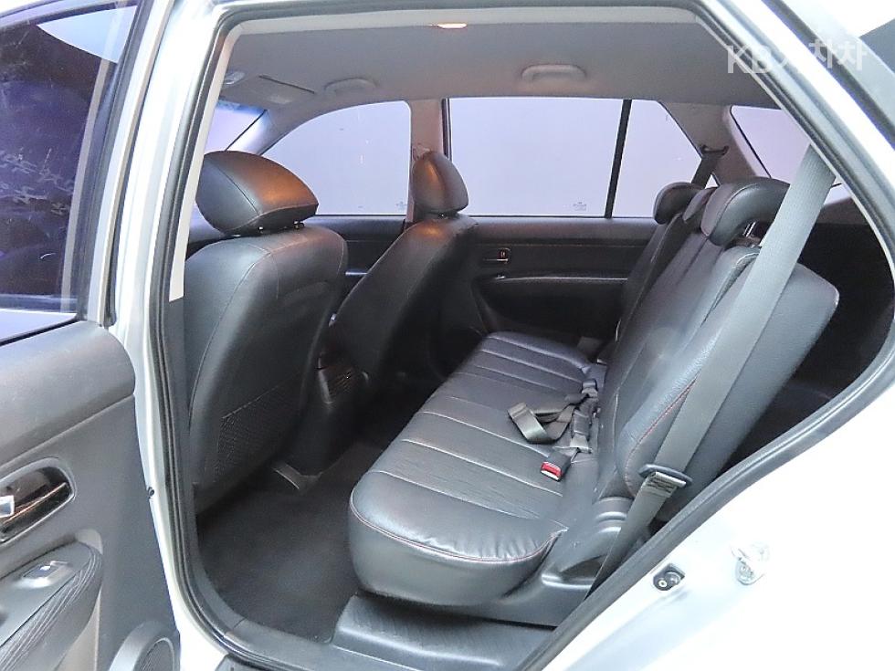 Kia Carens — miniaturë 11