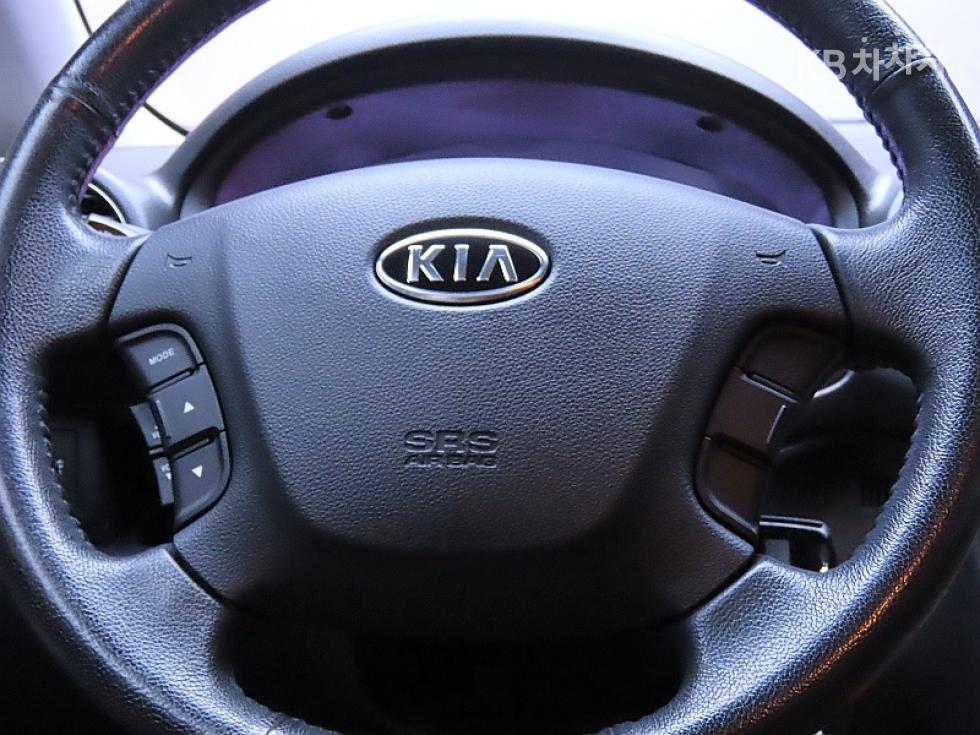 Kia Carens — miniaturë 18