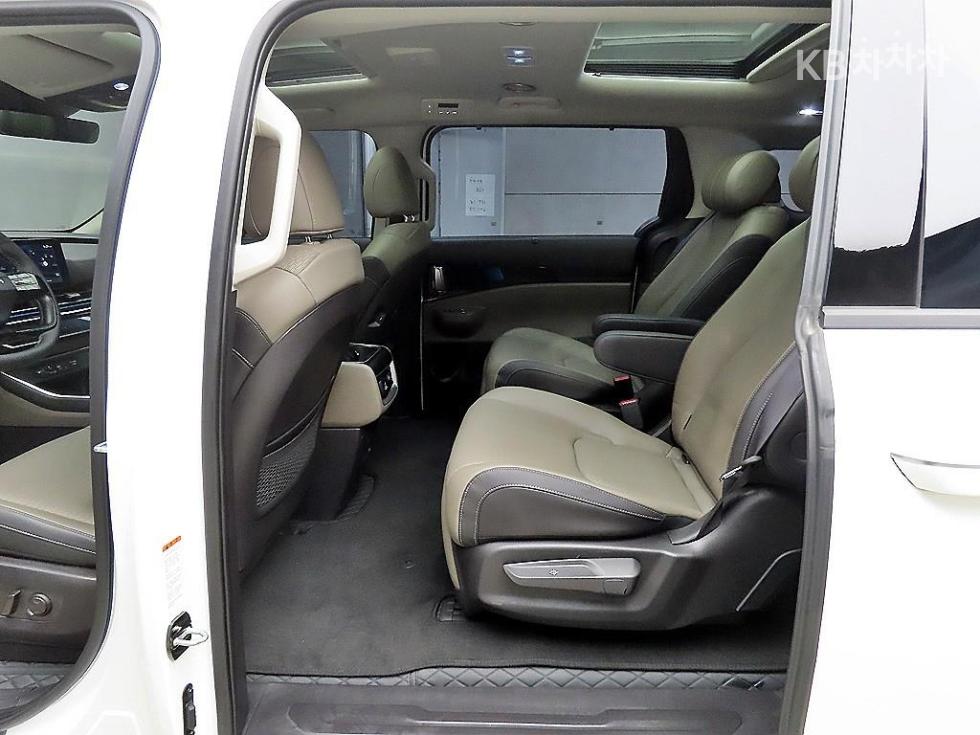 2025 - kia carnival