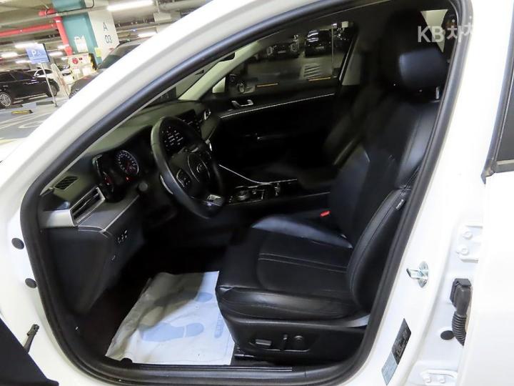 Kia K5 1.6 Gasoline Turbo Prestige 7