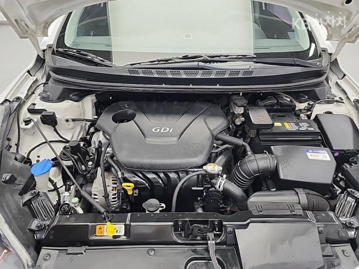 Hyundai Avante 1.6 GDi Smart Base Type 6