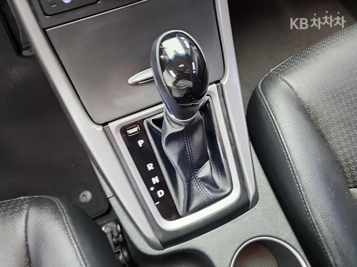 Hyundai Avante 1.6 GDi Smart Base Type 9