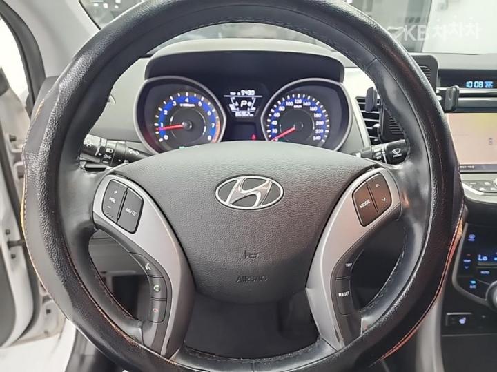 Hyundai Avante 1.6 GDi Smart Base Type 10