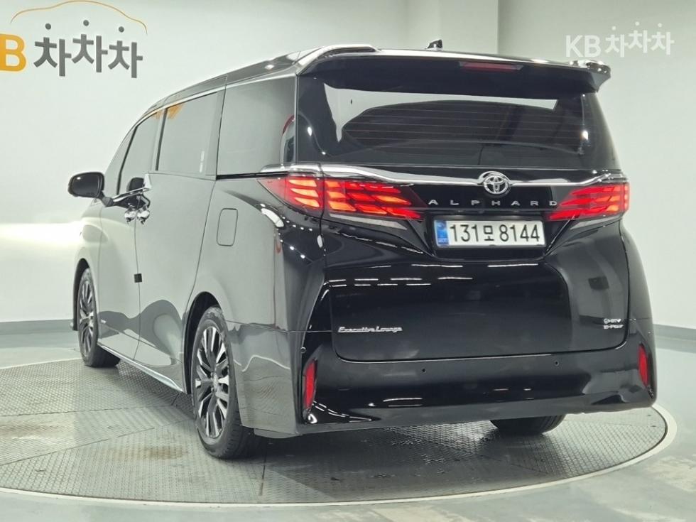 Toyota Alphard — miniaturë 2