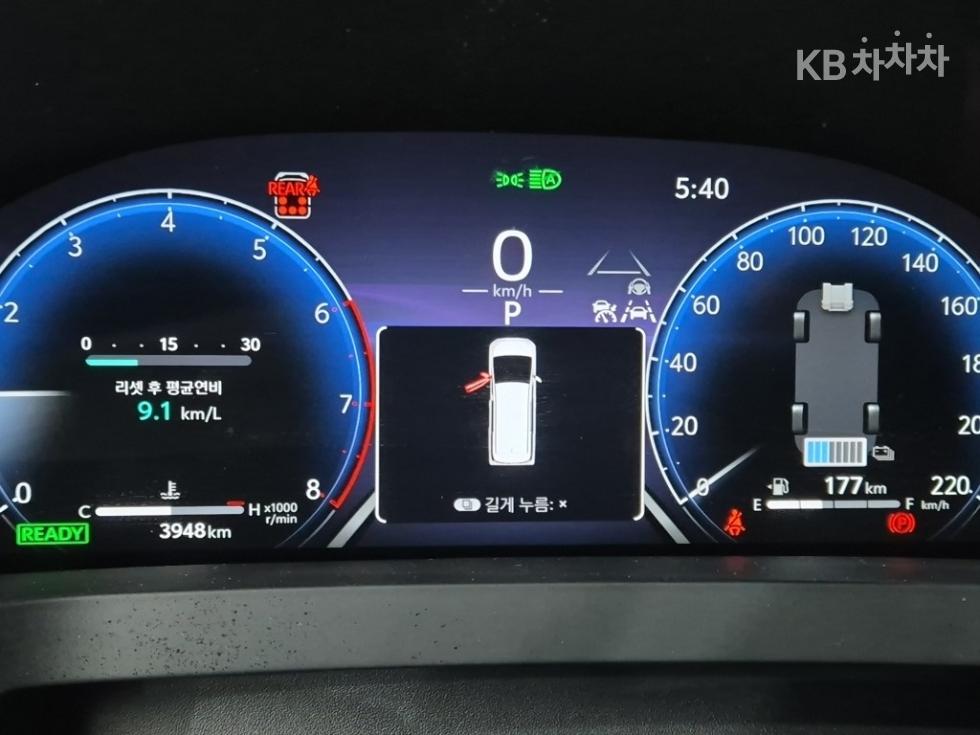 Toyota Alphard — miniaturë 6