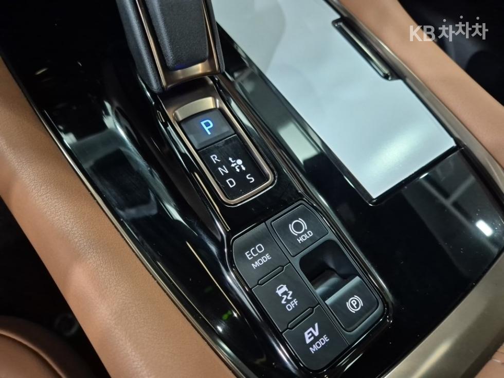 Toyota Alphard — miniaturë 8