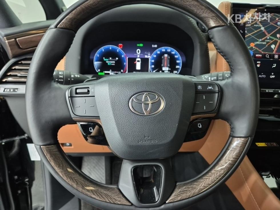 Toyota Alphard — miniaturë 9