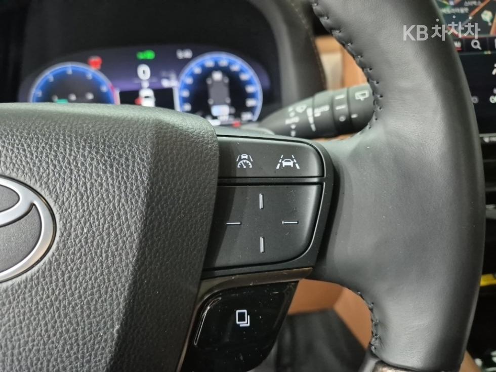 Toyota Alphard — miniaturë 16