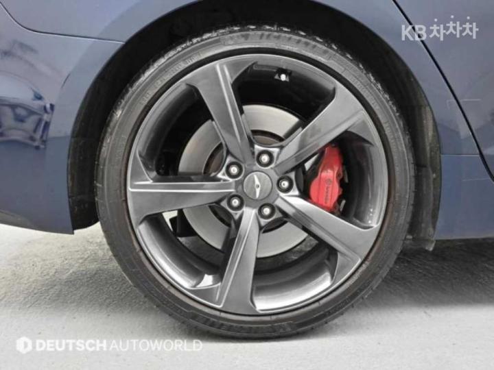Genesis G70 SPORT 3.3T SPORT AWD Prestige 7