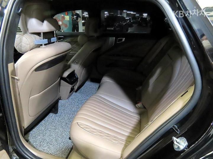 Kia K8 Hybrid 1.6 Turbo Signature 8